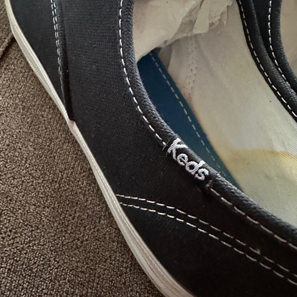 Keds Classic Black Sneakers with White Accents Size 8 - Picture 5 of 9